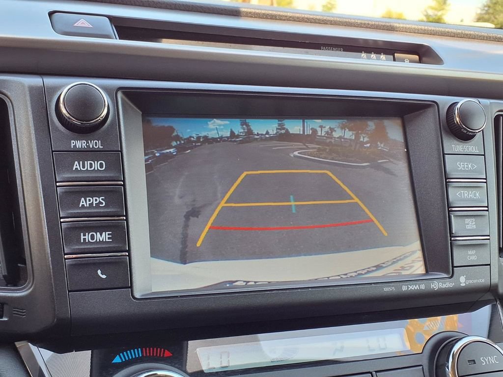 Used 2018 Toyota RAV4 Limited FWD image 23