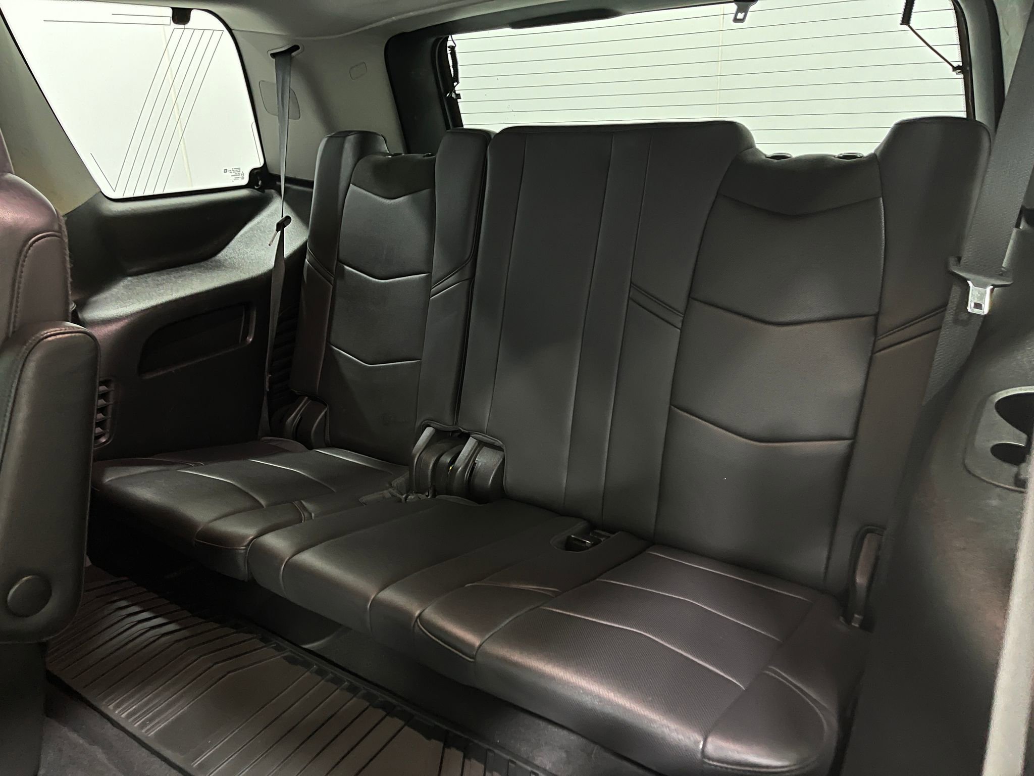Used 2018 Cadillac Escalade Premium Luxury AWD/4WD image 32