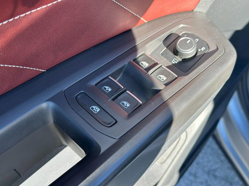 Used 2022 Volkswagen Atlas Cross Sport SEL Premium R-Line image 17