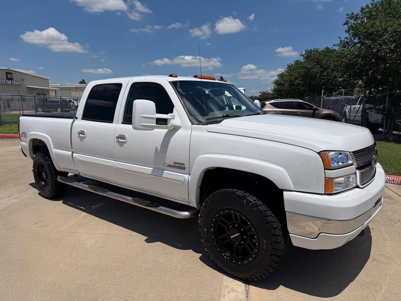 Used 2006 Chevrolet Silverado 2500 LT w/ Onstar Plus Package AWD/4WD image 27