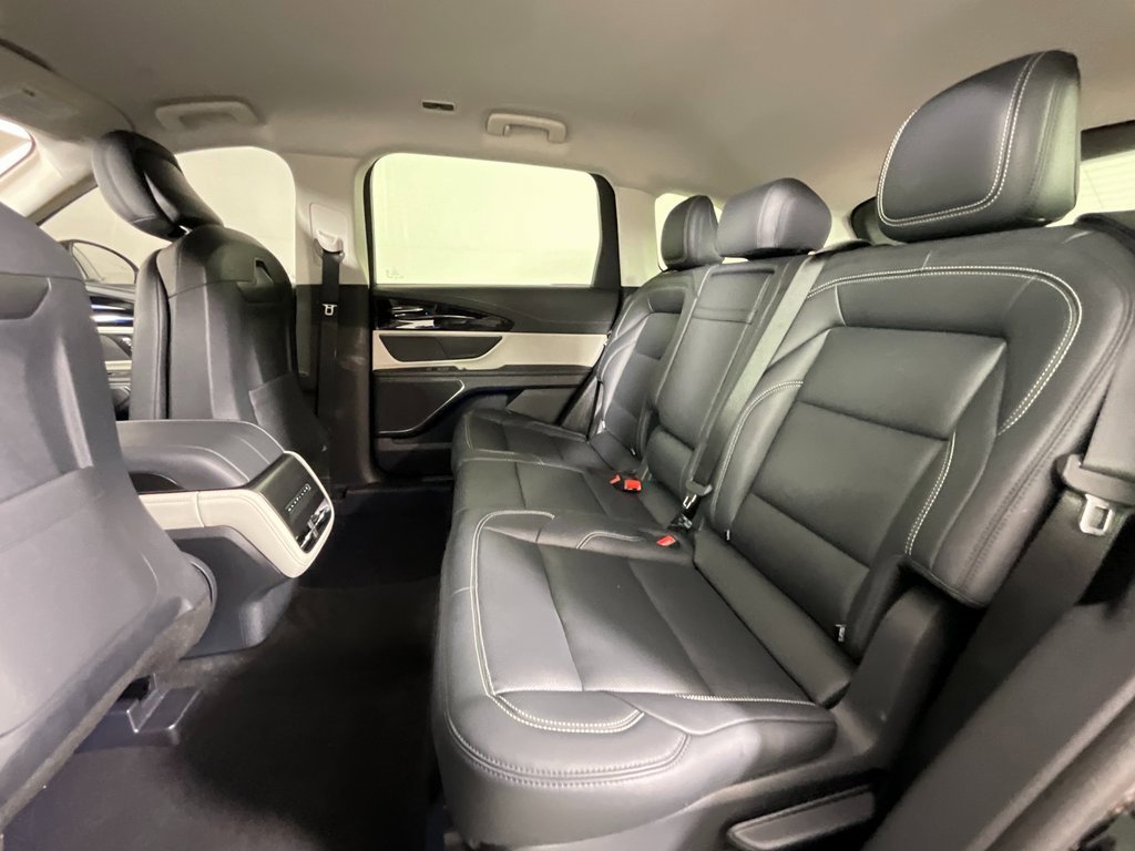 Used 2025 Lincoln Nautilus Premier image 25