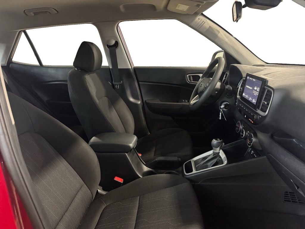 Used 2023 Hyundai Venue SE image 11