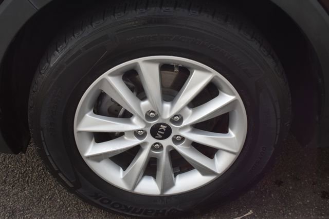 Used 2020 Kia Sorento LX image 46