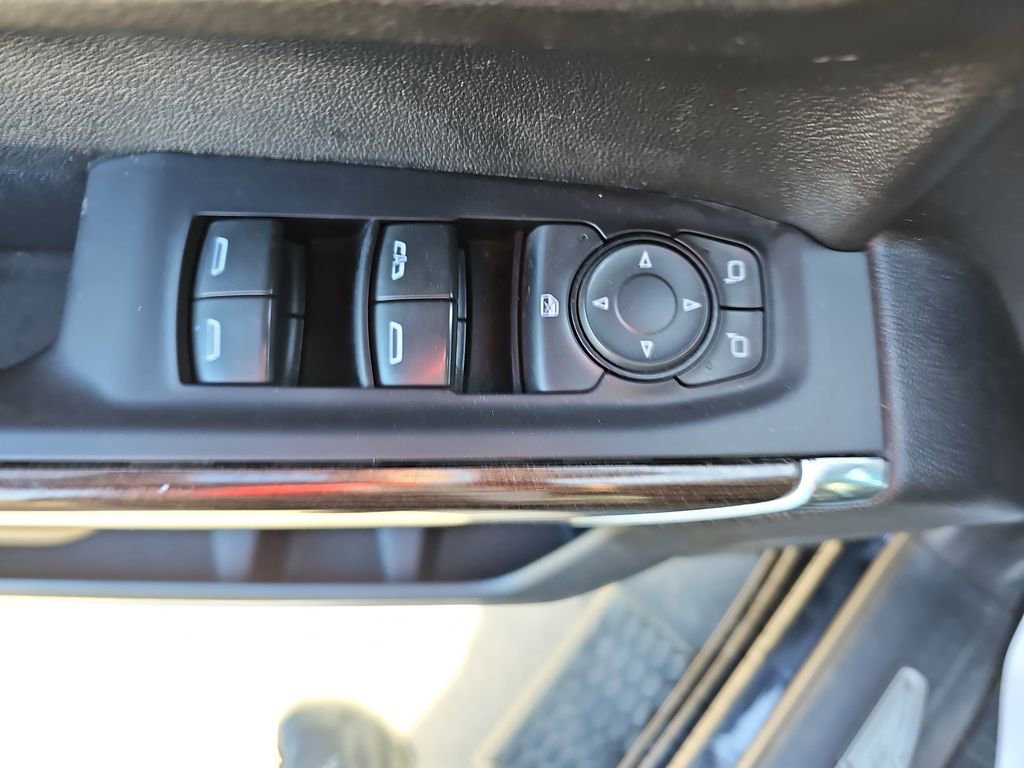 Used 2020 Chevrolet Silverado 1500 LT image 30