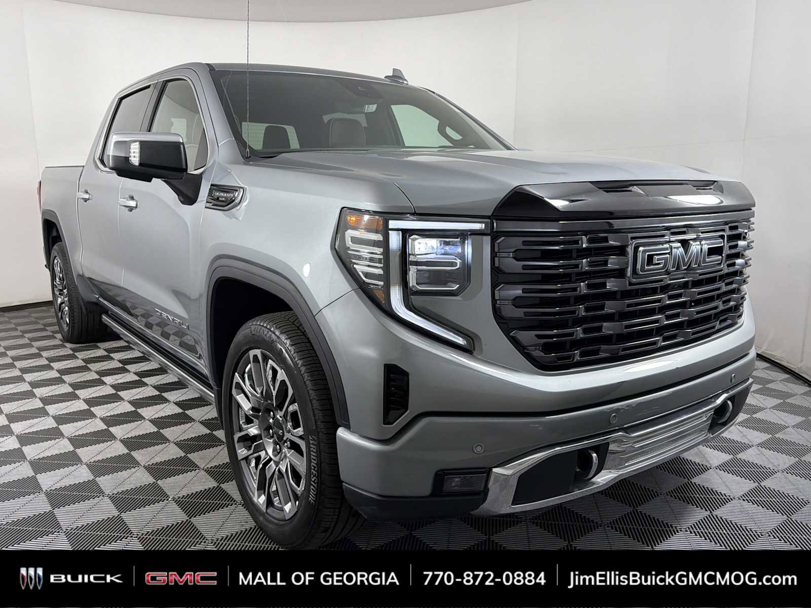 Used 2025 GMC Sierra 1500 Denali Ultimate AWD/4WD image 1