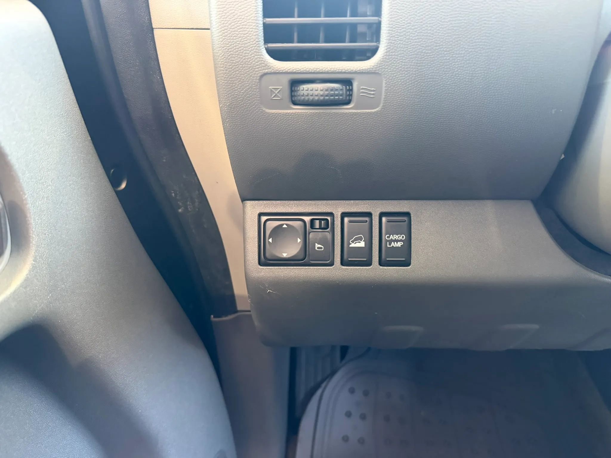 Used 2016 Nissan Frontier SV w/ SV Value Truck Package AWD/4WD image 17