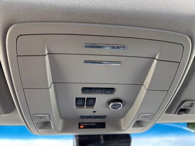 Used 2018 Chevrolet Suburban LT AWD/4WD image 25