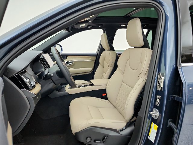New 2027 Volvo XC90 B6 Plus AWD/4WD image 21
