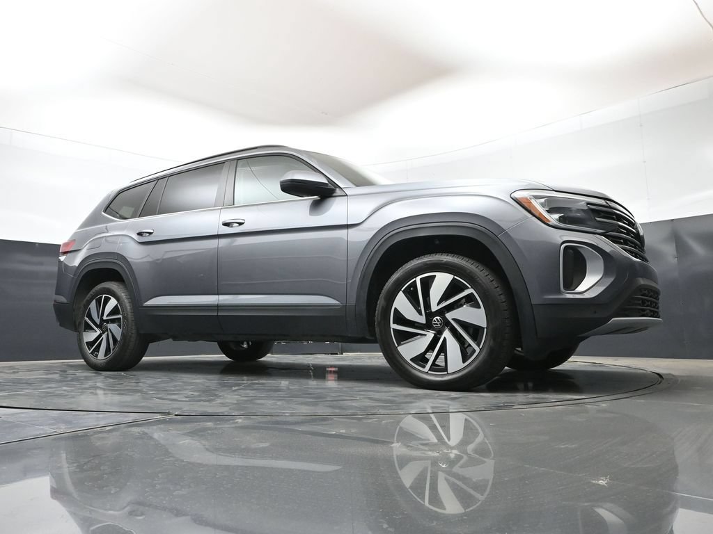 Used 2025 Volkswagen Atlas SE AWD/4WD image 44