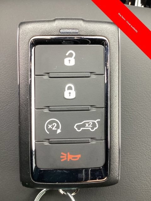 Used 2023 Jeep Grand Cherokee Summit AWD/4WD image 11