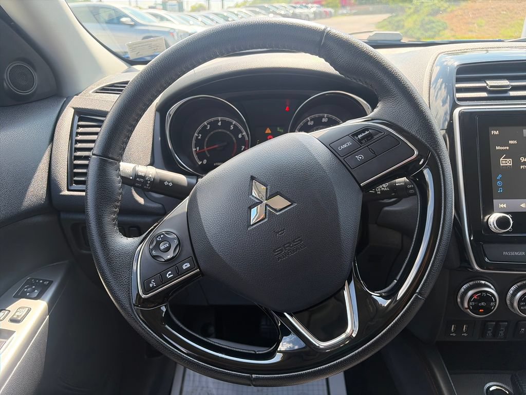 Used 2025 Mitsubishi Outlander Sport SE AWD/4WD image 14