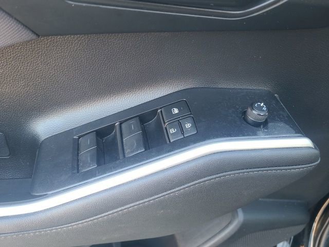 Used 2023 Toyota Highlander LE image 18