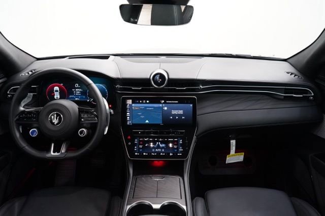 Used 2025 Maserati Grecale GT image 13