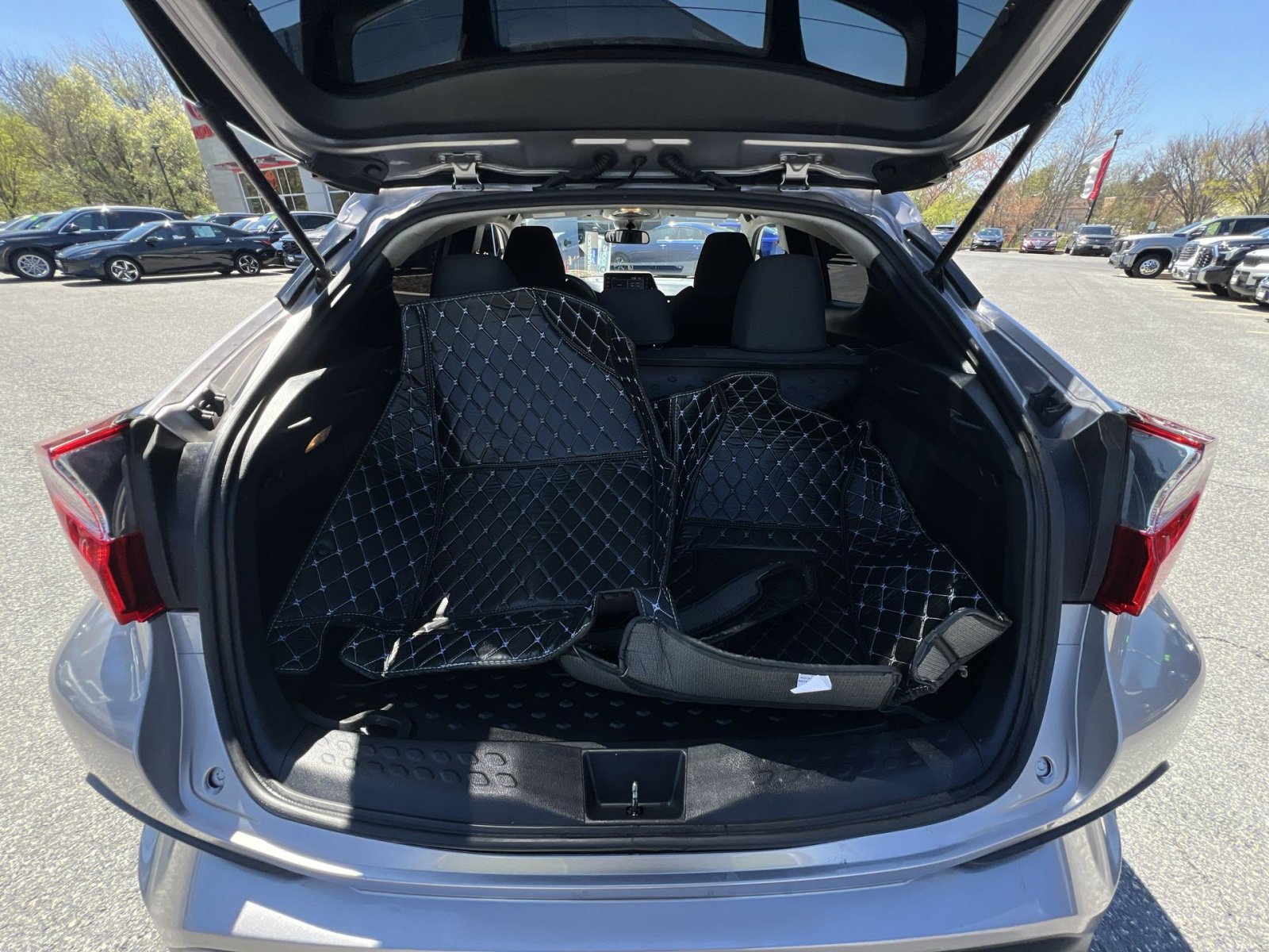 Used 2020 Toyota C-HR LE image 24