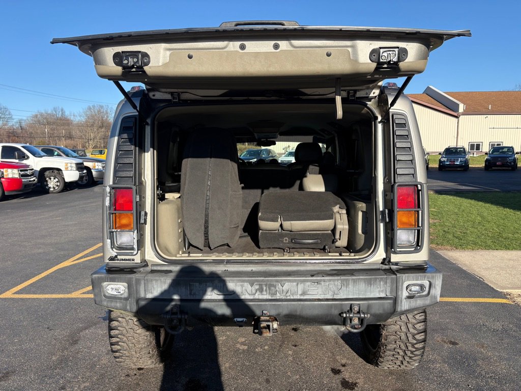 Used 2003 HUMMER H2 w/ Preferred Equipment Group image 14