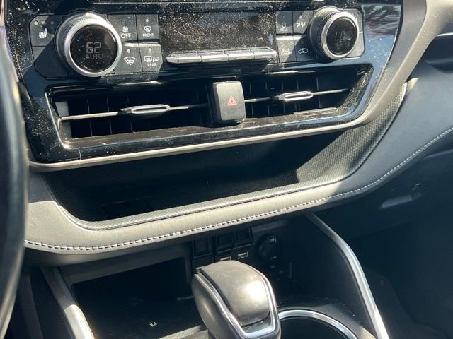 Used 2021 Toyota Highlander XLE image 18