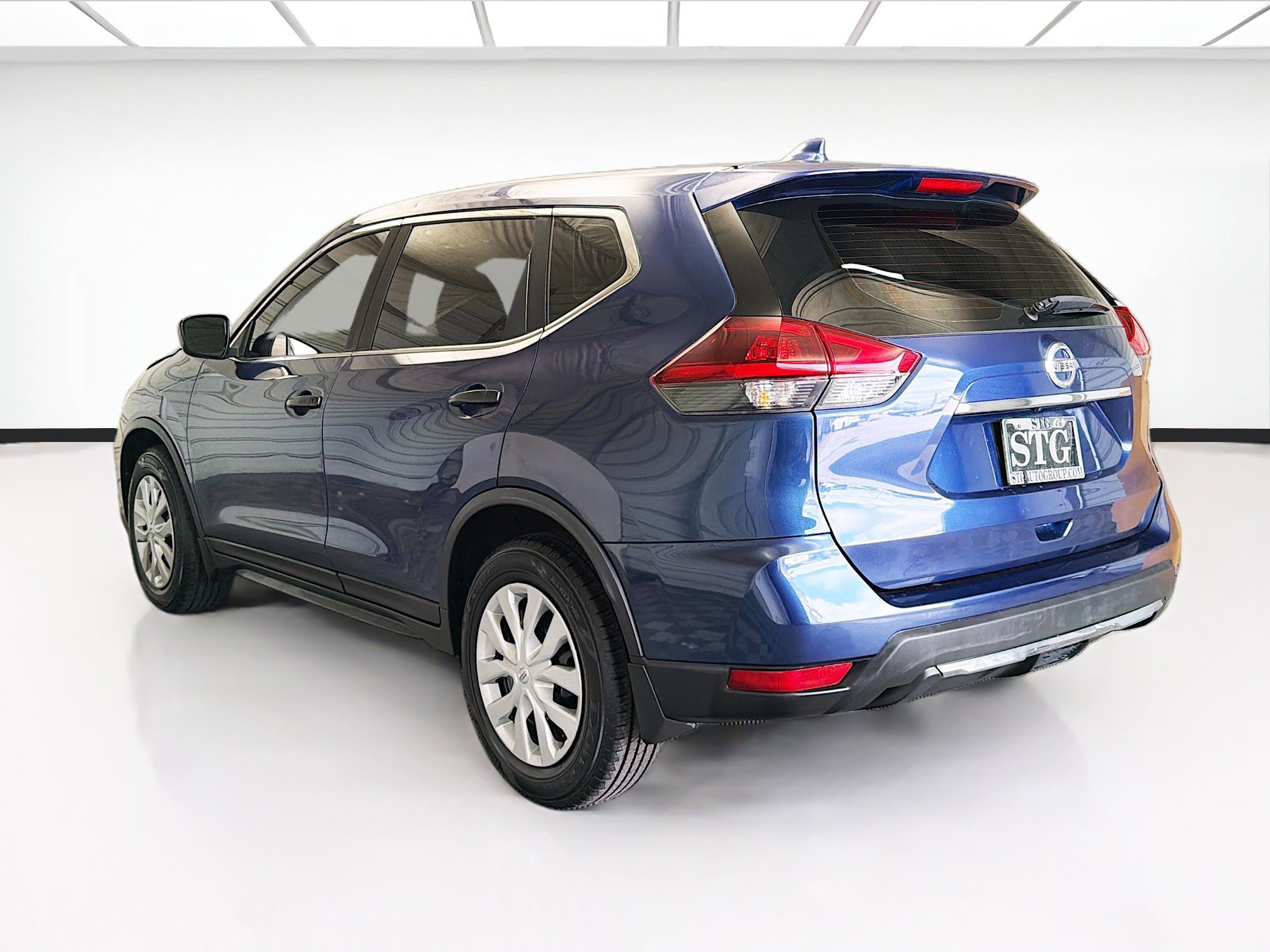 Used 2019 Nissan Rogue S image 6
