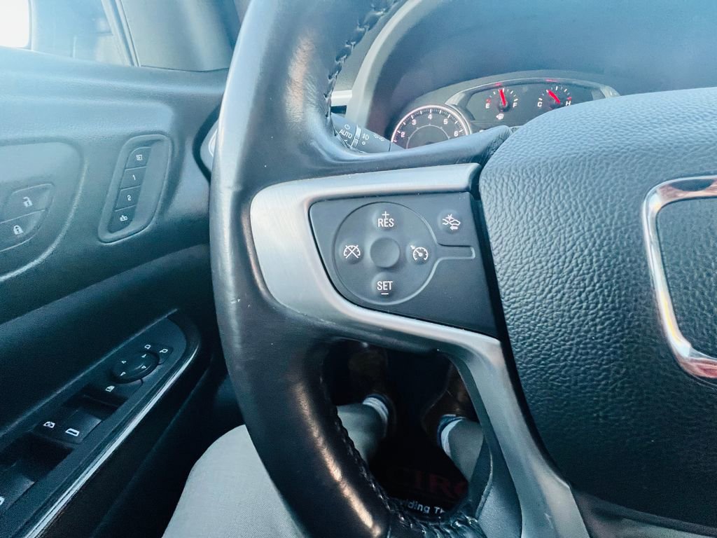 Used 2018 GMC Acadia SLT image 26