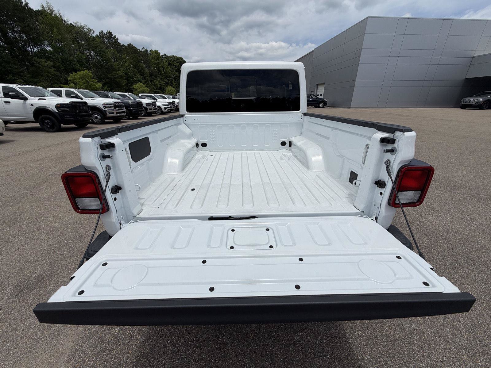 New 2026 Jeep Gladiator Sport AWD/4WD image 20