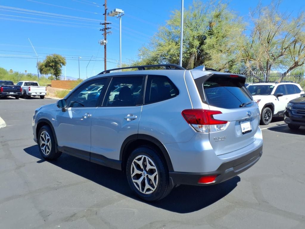 Certified 2023 Subaru Forester Premium AWD/4WD image 12