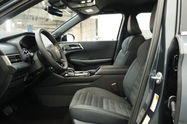 New 2026 Mitsubishi Outlander LE FWD image 6