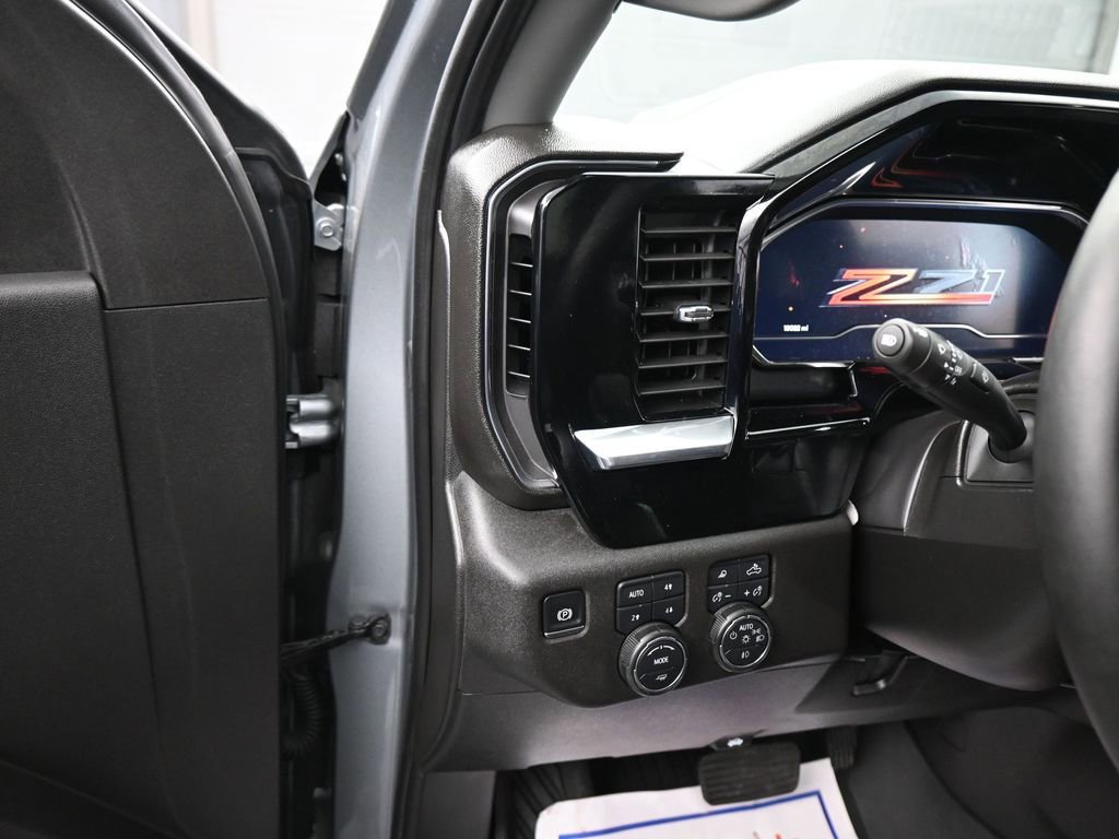 Used 2025 Chevrolet Silverado 1500 RST image 5