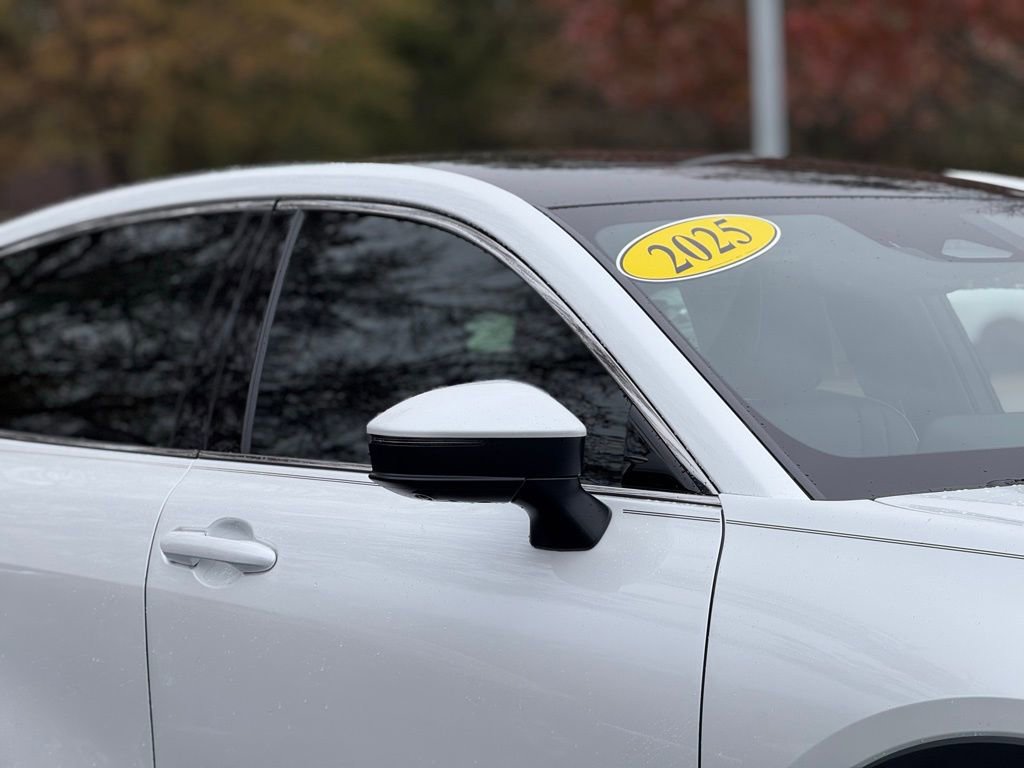 Certified 2025 Toyota Crown Limited image 8