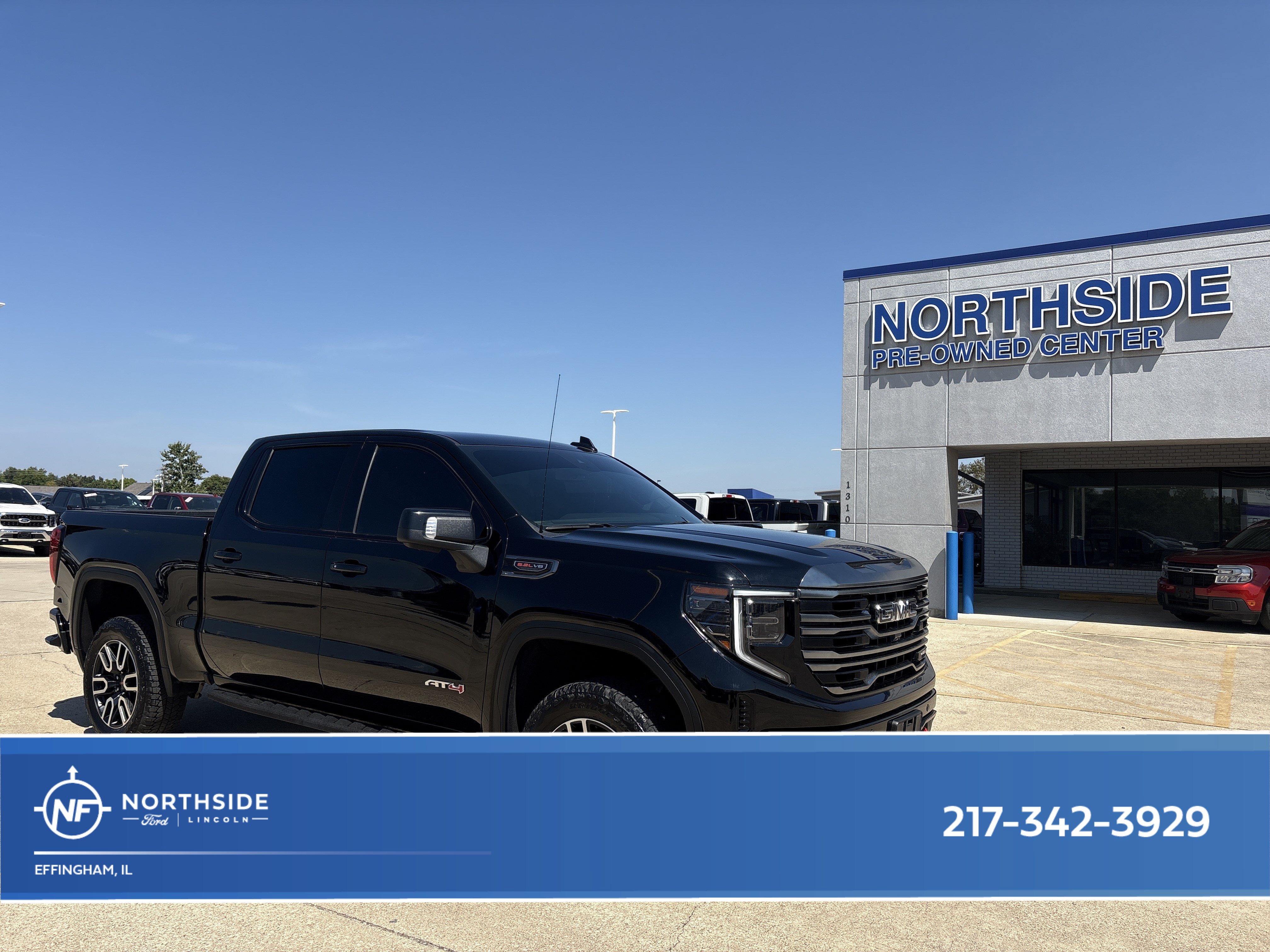 Used 2022 GMC Sierra 1500 AT4 w/ AT4 Premium Package AWD/4WD image 1
