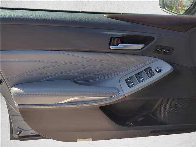 Certified 2019 Toyota Avalon Limited w/ All Weather Liner Package FWD image 14