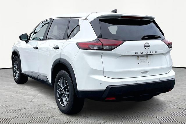 Used 2024 Nissan Rogue S image 4