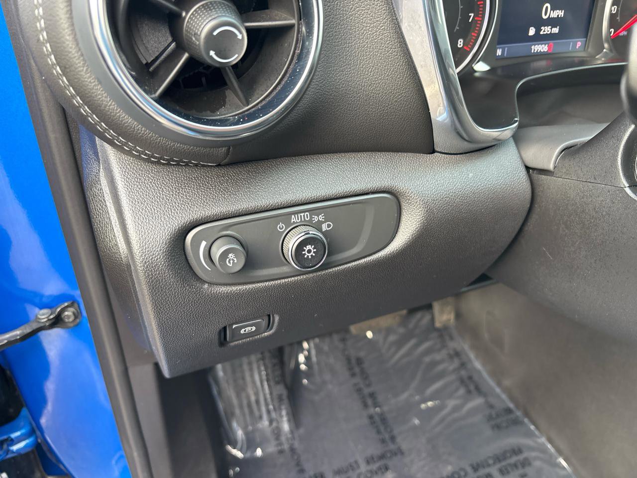 Used 2025 Chevrolet Blazer LT image 14