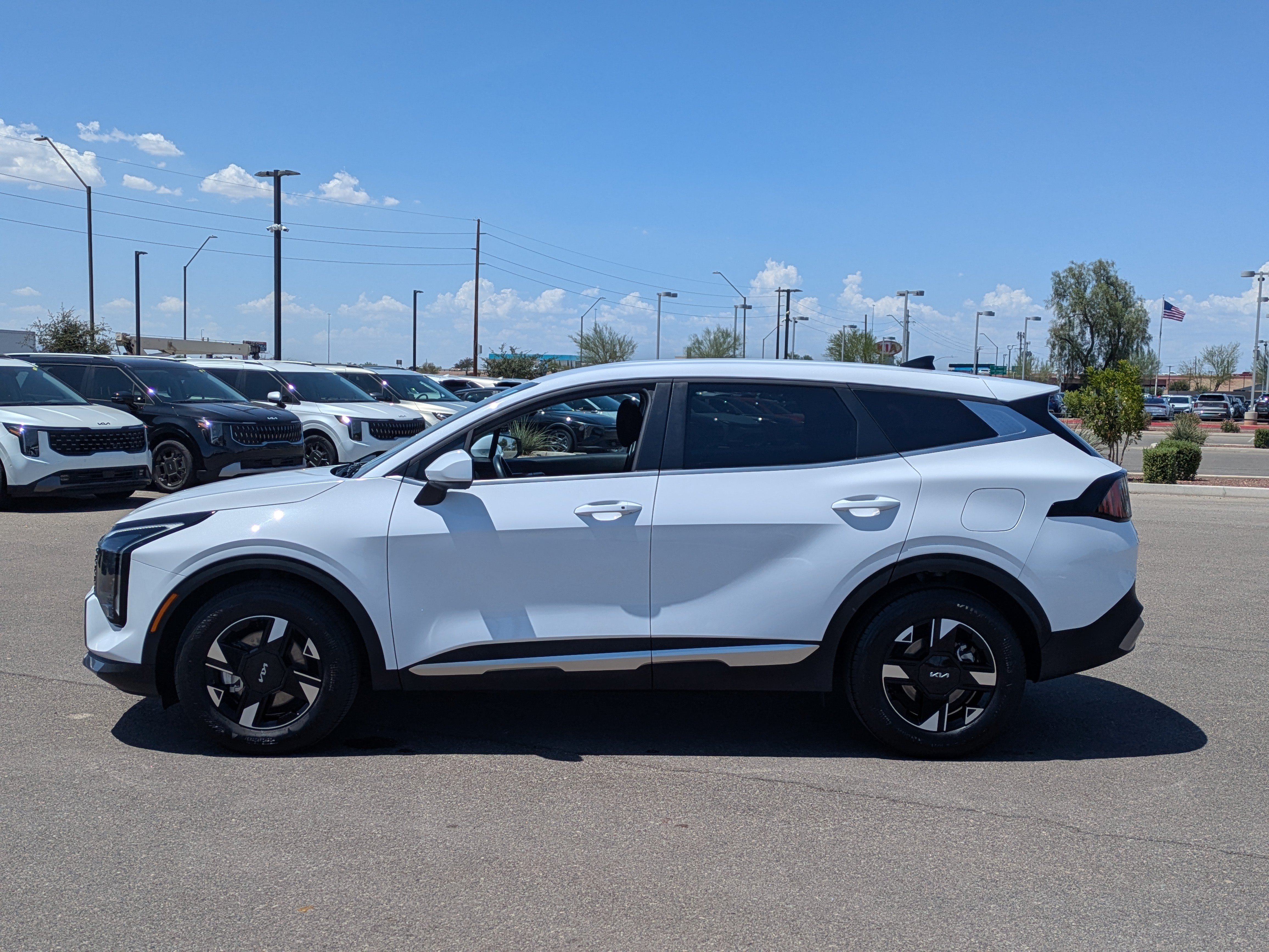 Certified 2026 Kia Sportage LX FWD image 2