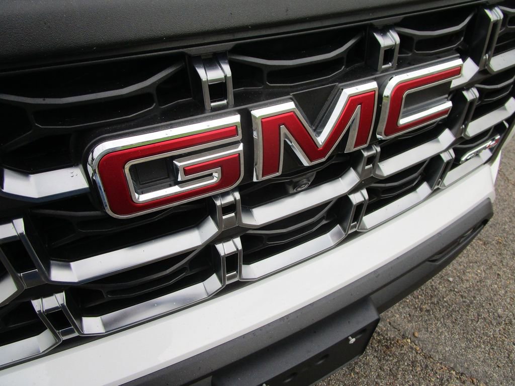 Used 2025 GMC Canyon AT4 w/ Technology Plus Package image 24