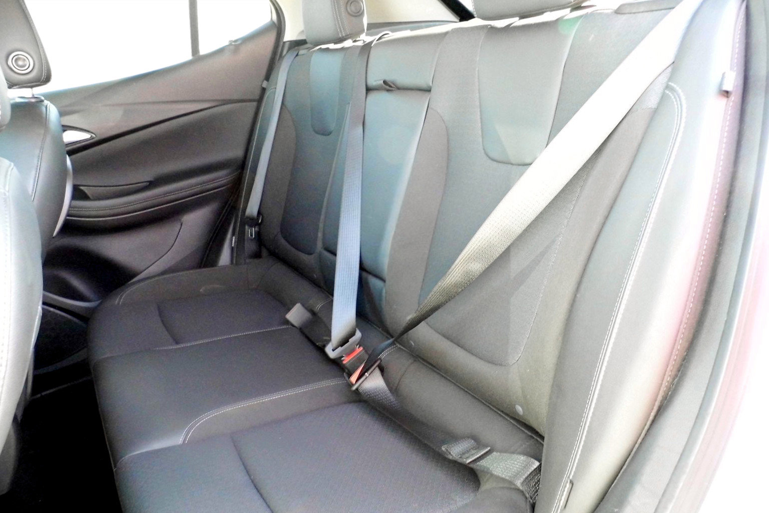 Used 2020 Buick Encore GX Select image 27