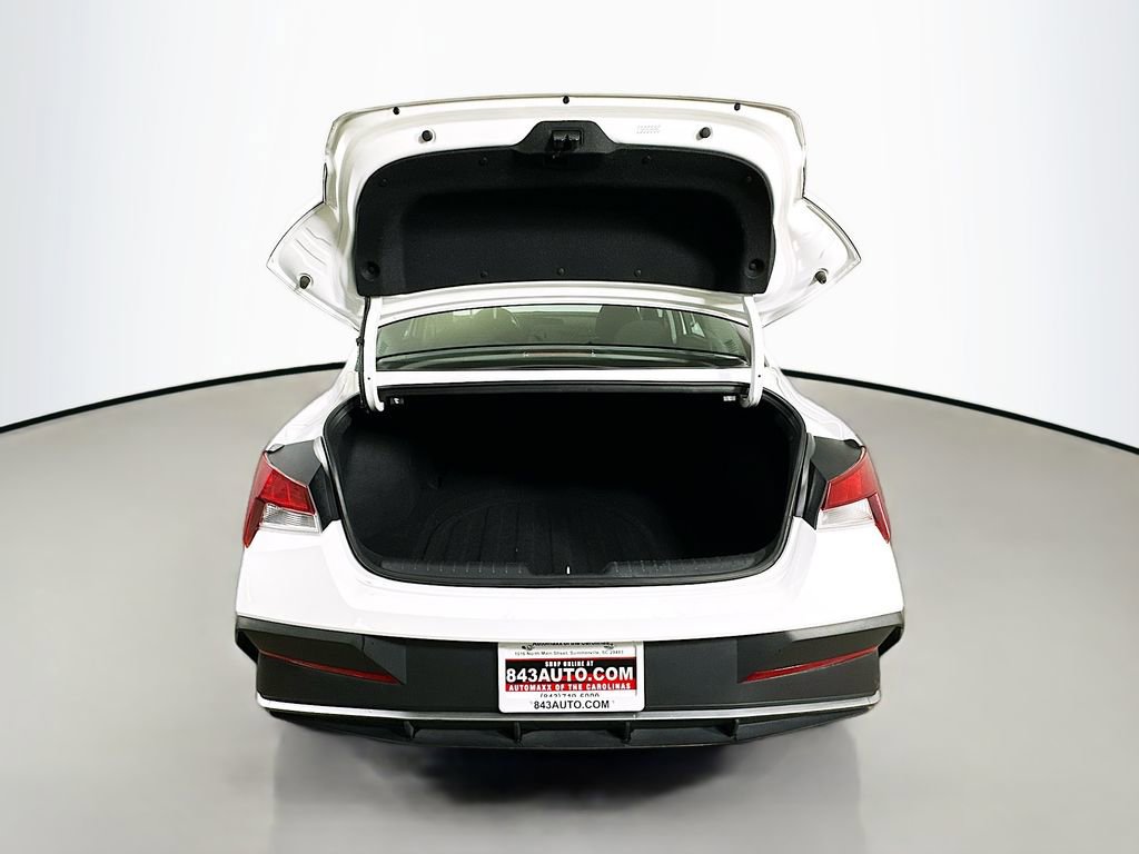 Used 2024 Hyundai Elantra SEL image 33