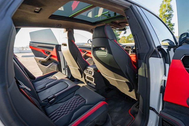 Used 2025 Lamborghini Urus SE image 37