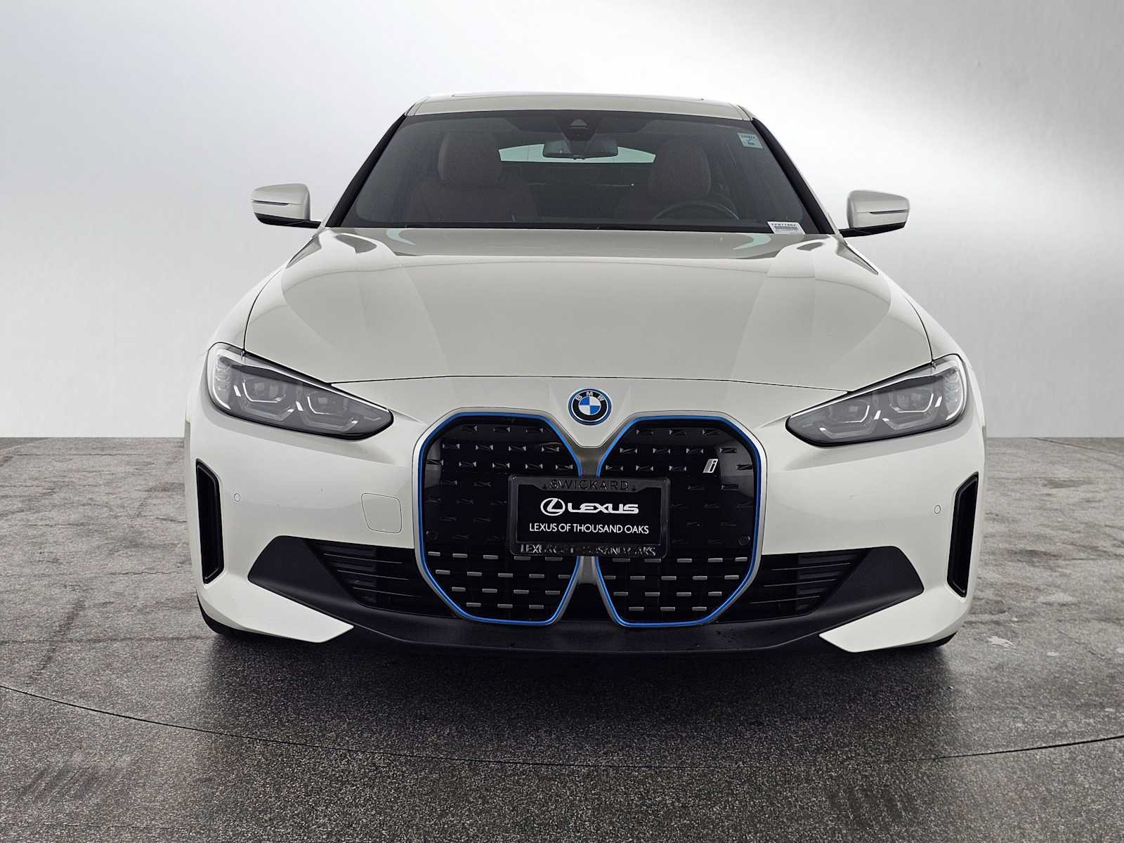 Used 2023 BMW i4 eDrive40 RWD image 8