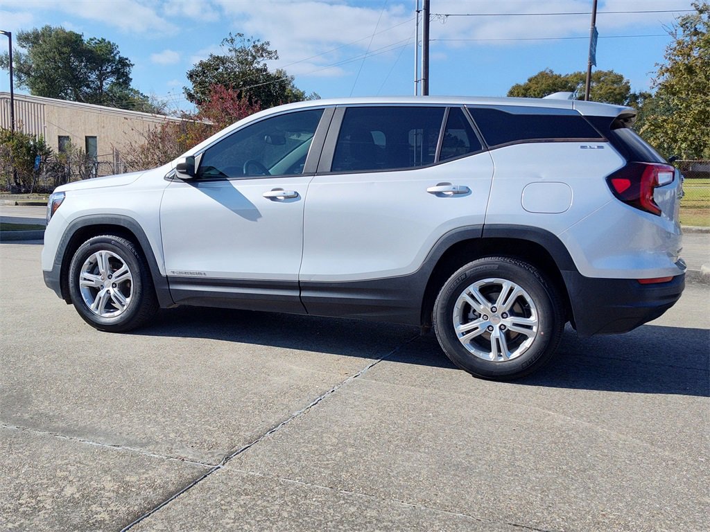 Used 2022 GMC Terrain SLE image 5