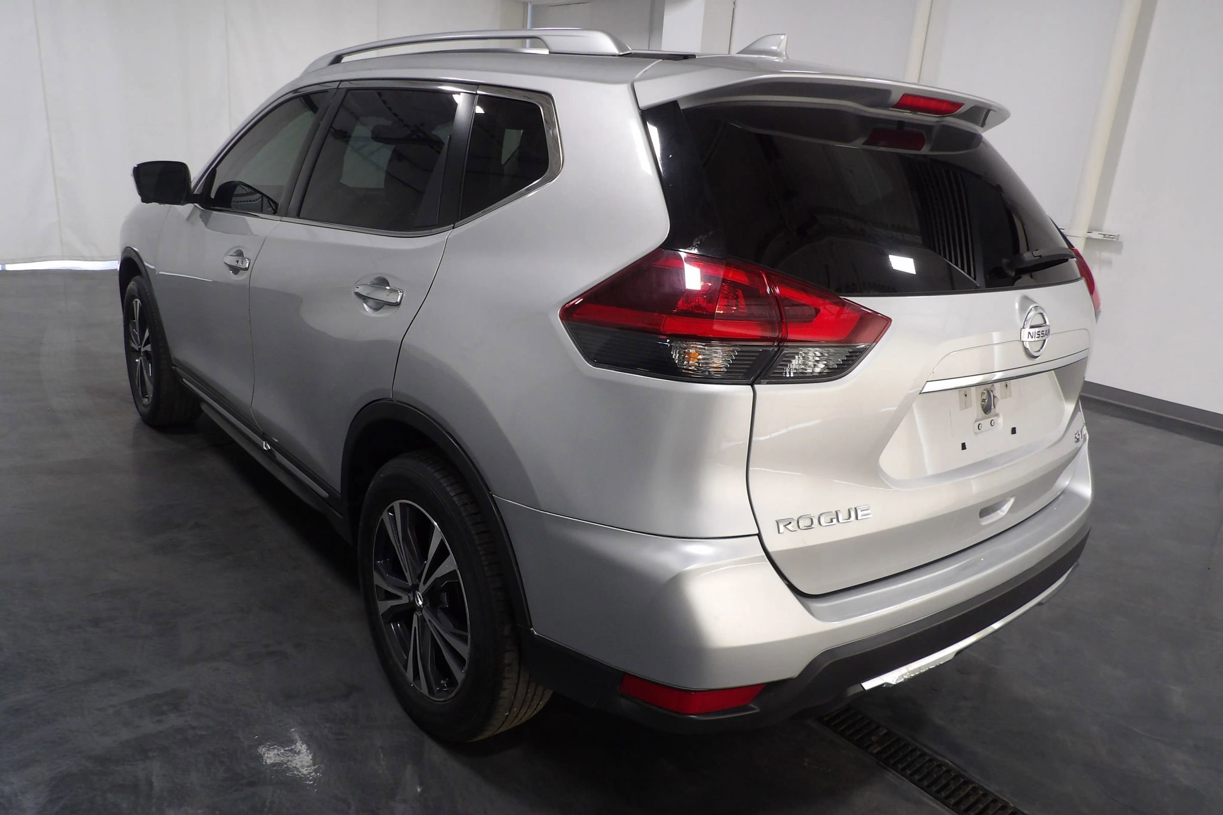 Used 2018 Nissan Rogue SL image 6