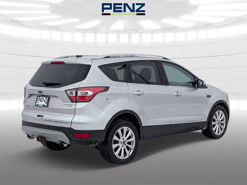 Used 2017 Ford Escape Titanium image 3
