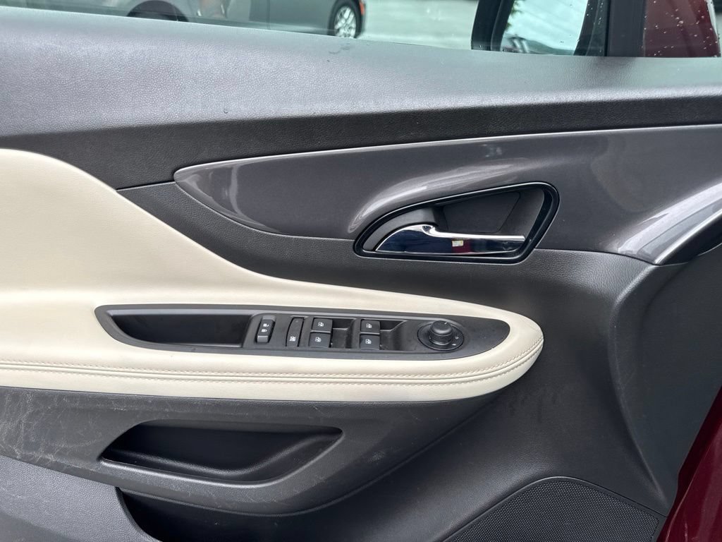 Used 2022 Buick Encore Preferred w/ Safety Package FWD image 11