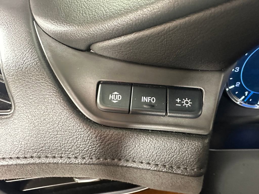 Used 2020 Cadillac Escalade Luxury AWD/4WD image 30