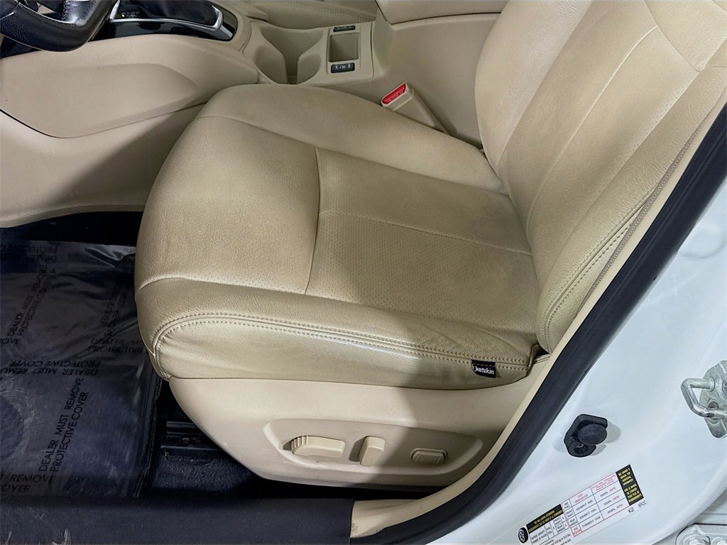 Used 2020 Nissan Rogue SV image 23