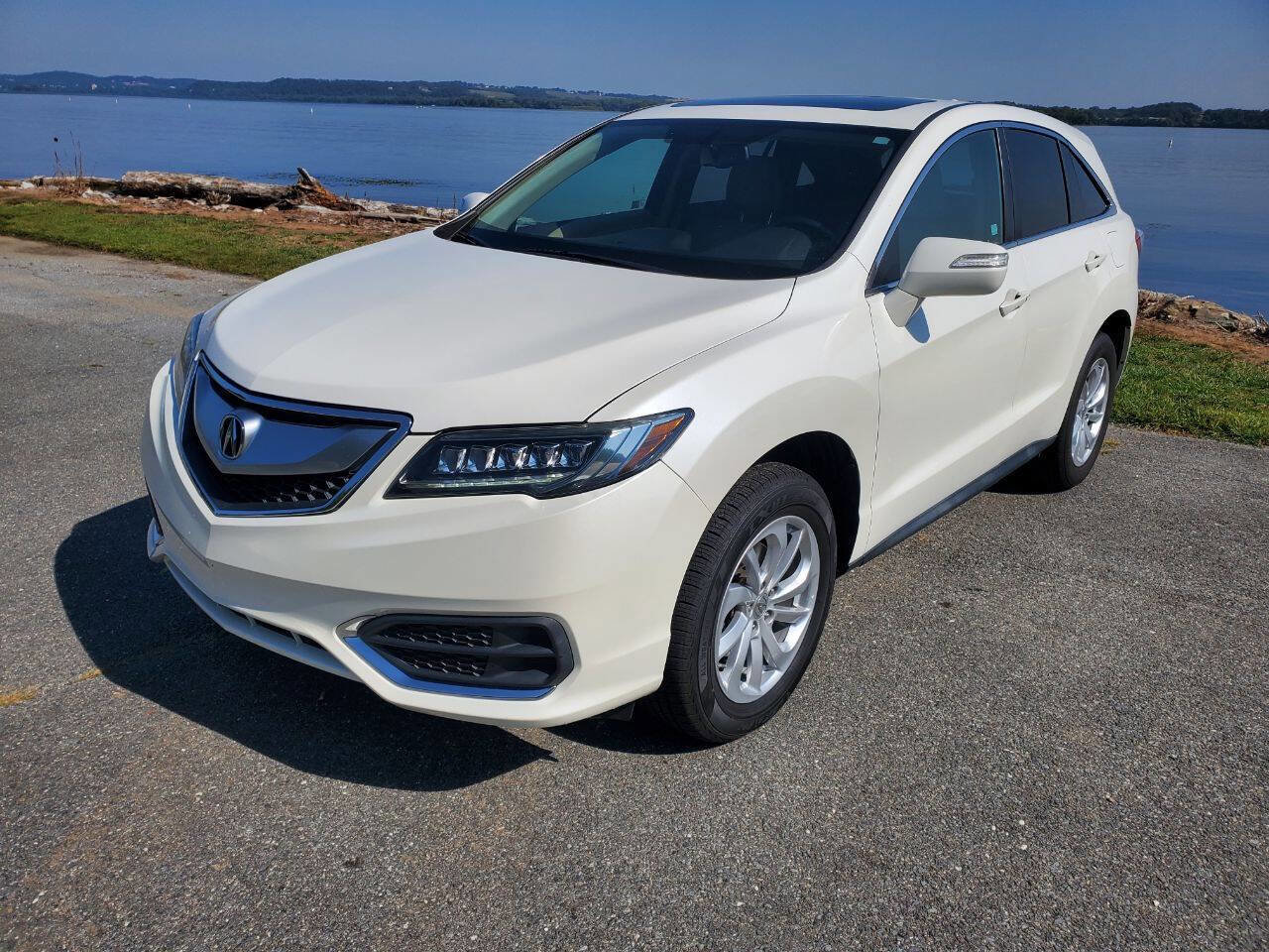 Used 2017 Acura RDX AWD image 1