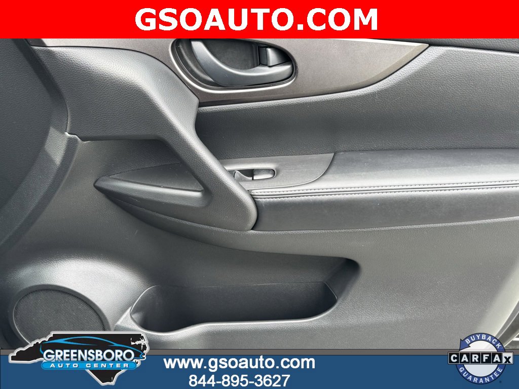 Used 2018 Nissan Rogue Sport S image 14