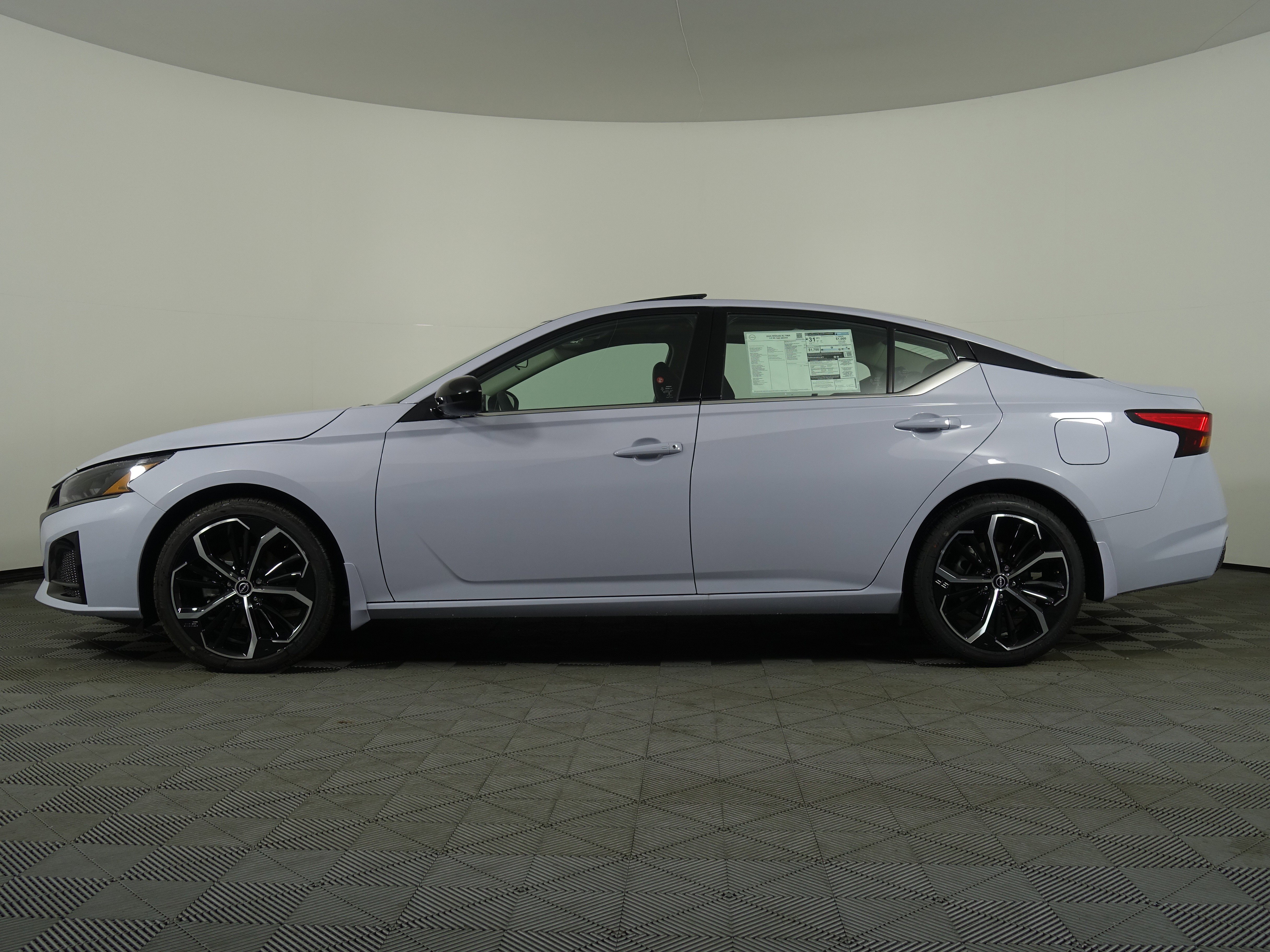 New 2025 Nissan Altima 2.5 SR image 15