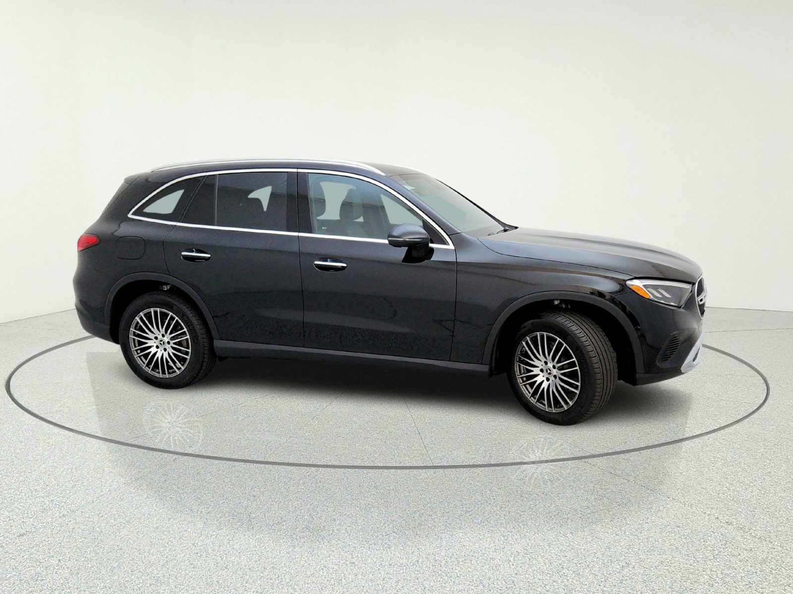 Used 2025 Mercedes-Benz GLC 300 image 6