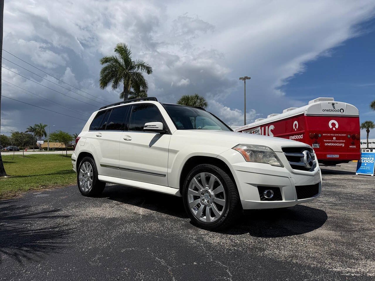 Used 2010 Mercedes-Benz GLK 350 2WD image 8