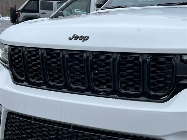 New 2025 Jeep Grand Cherokee Limited w/ Black Appearance Package image 42