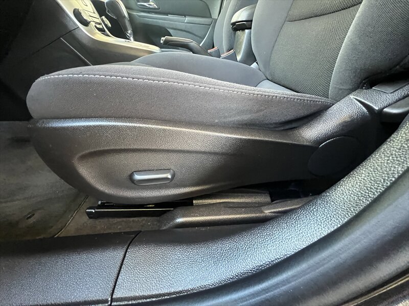 Used 2014 Chevrolet Cruze LT FWD image 36